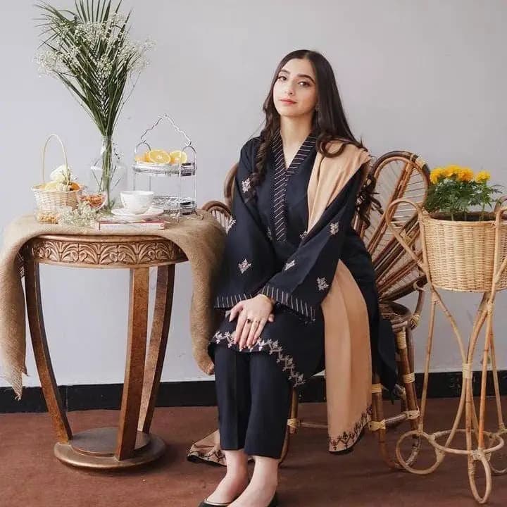   Fabric: Dhanak
  Shirt: Embroidered
  Sleeves: Embroidered
  Trouser: Plain
  Dupatta: Embroidered
  Cuttings: Shirt: 2.5 Gazz, Trouser: 2.5 Gazz, Dupatta: 2.5 Gazz
  Note: There might be 1-3 cm errors of dimension data due to pure manual measurement
  